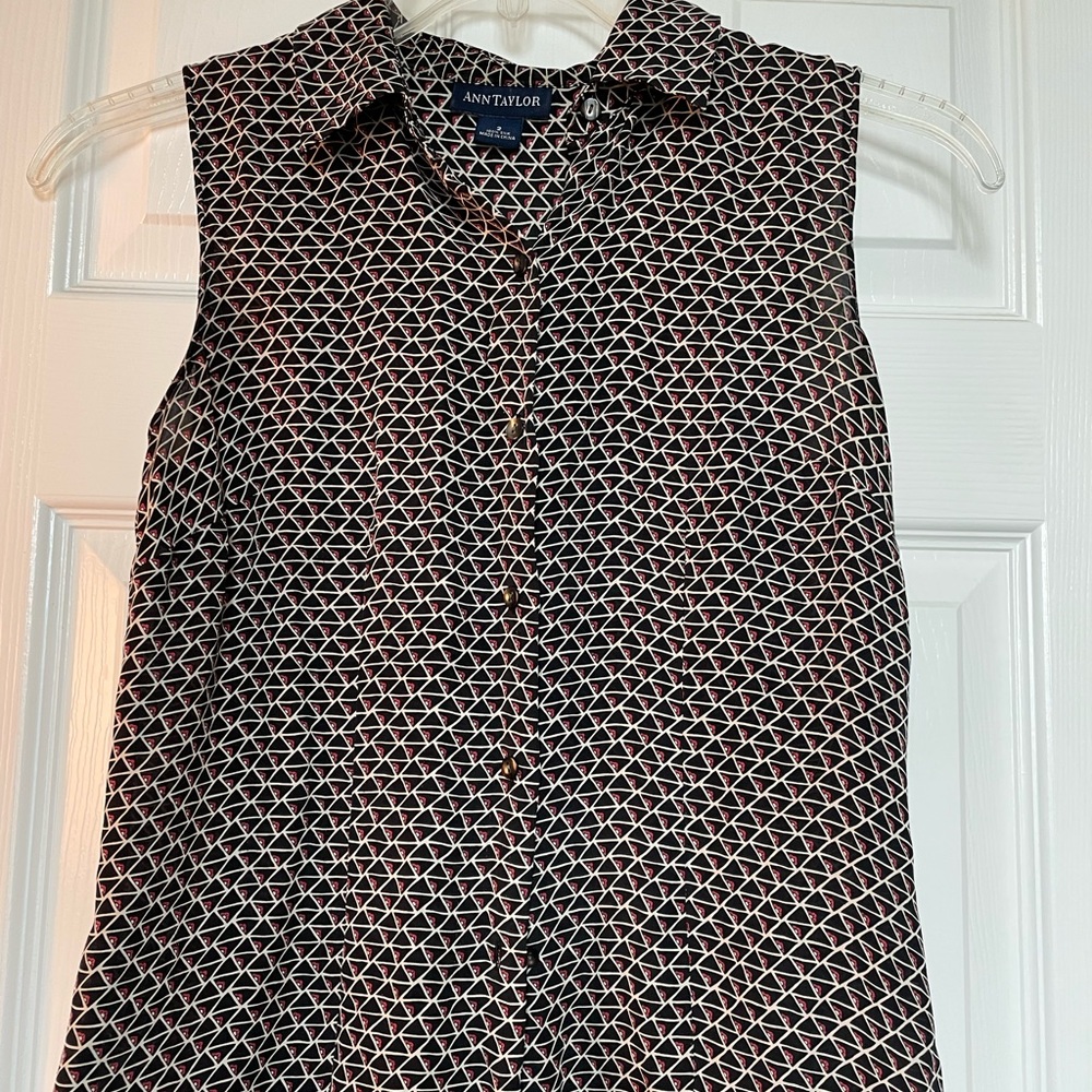 Ann Taylor Silk sleeveless button down